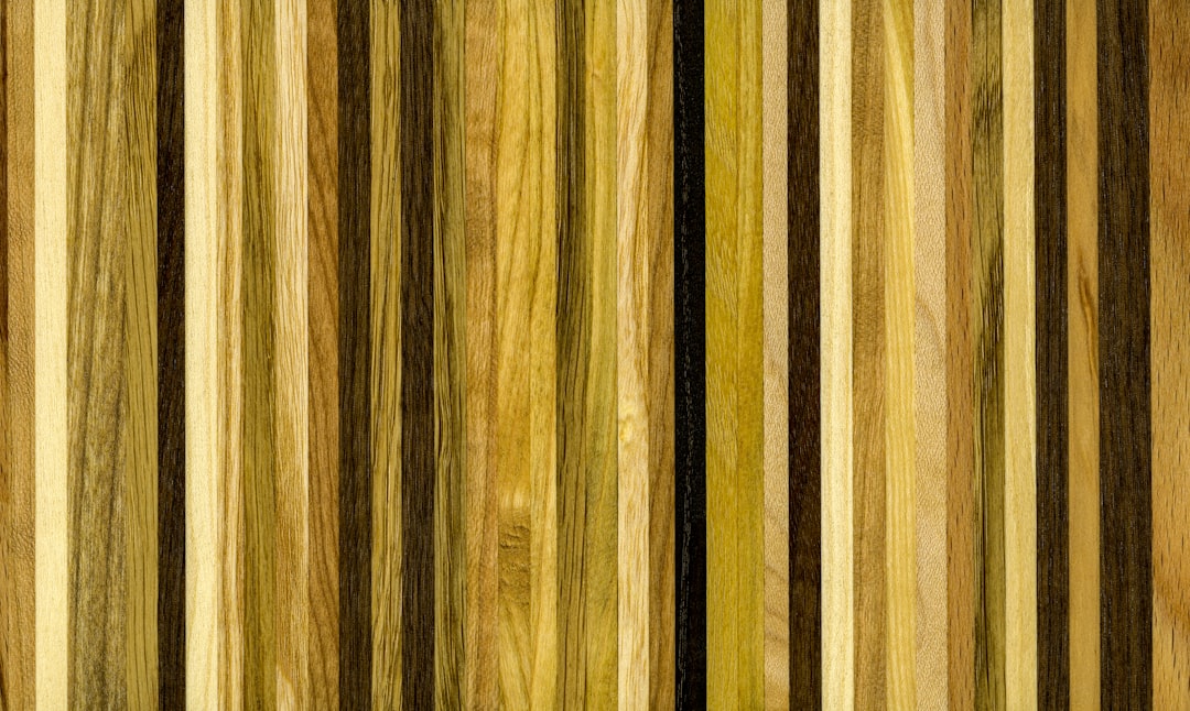 Mit Grün und Gold Wände in ein neues Licht tauchen